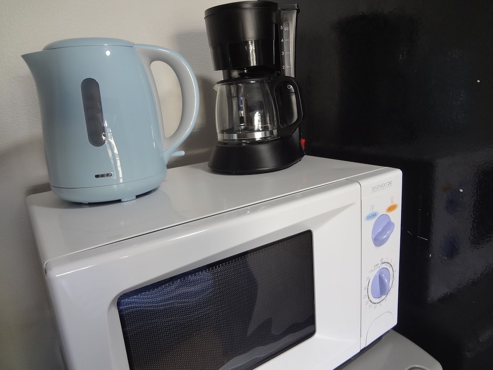 スタンダード ルーム (402) 電子レンジ0 | Guest House Zen Hakata Ohori Park 1