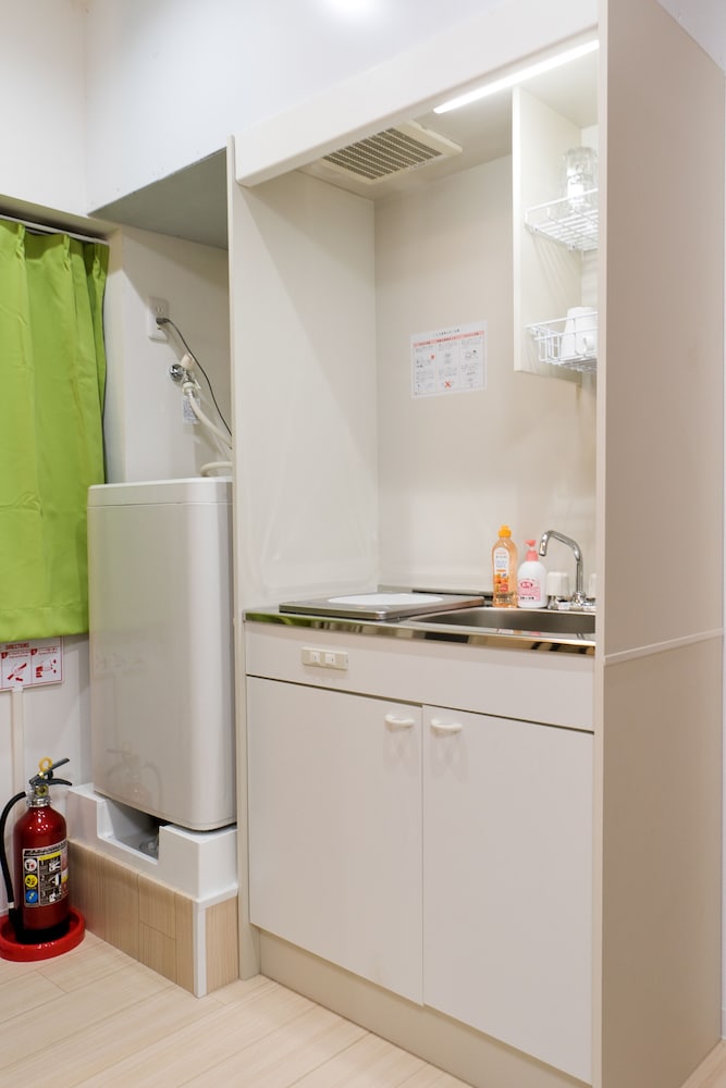 スイート ルーム 101 専用キッチン0 | ミニホテル新宿フロント 101