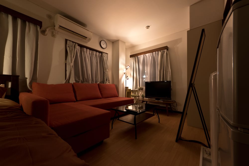 コンフォート ルーム (202) リビング エリア2 | ミニホテル新宿フロント 202