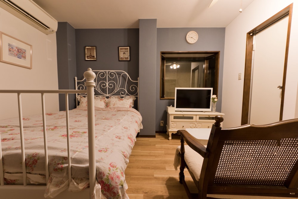 デラックス ルーム (201) リビング エリア0 | ミニホテル新宿フロント 201