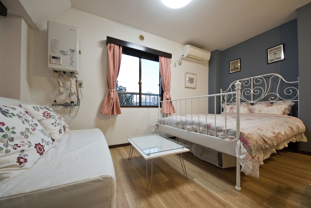 デラックス ルーム (201) リビング エリア4 | ミニホテル新宿フロント 201