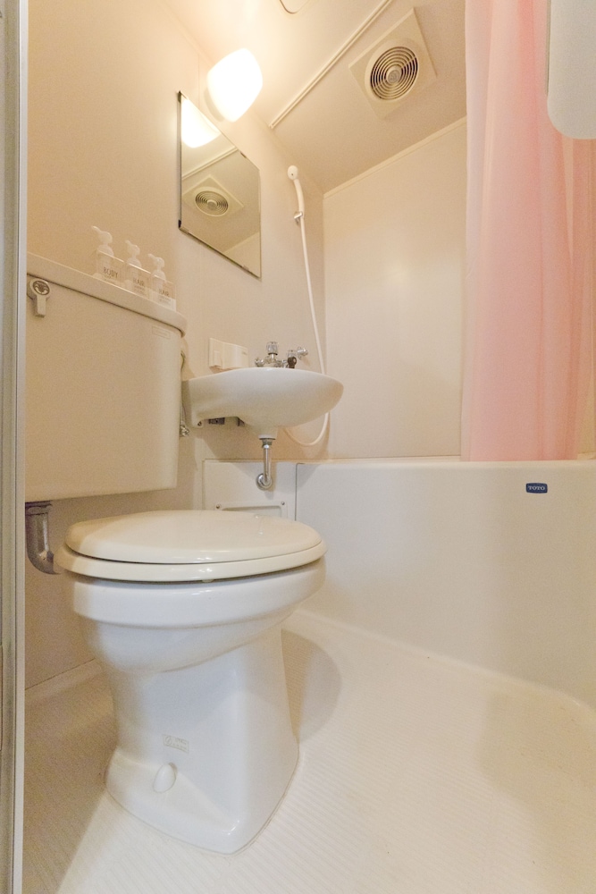 デラックス ルーム (201) バスルーム0 | ミニホテル新宿フロント 201