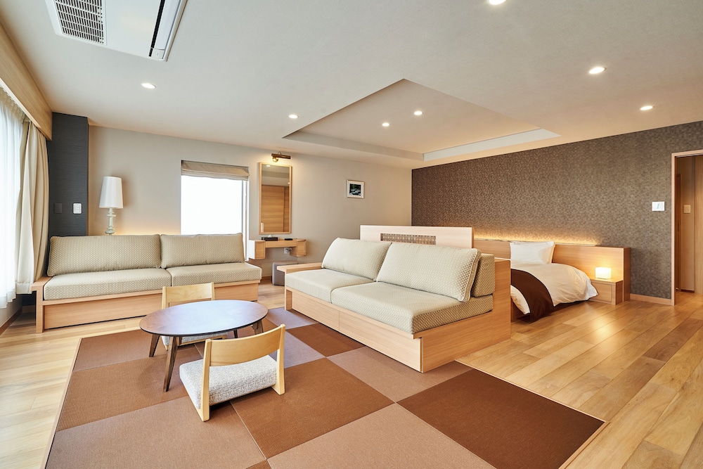 ラグジュアリージュニアスイートツイン 禁煙 客室5 | 司ロイヤルホテル