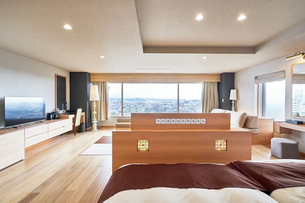 ラグジュアリージュニアスイートツイン 禁煙 客室7 | 司ロイヤルホテル