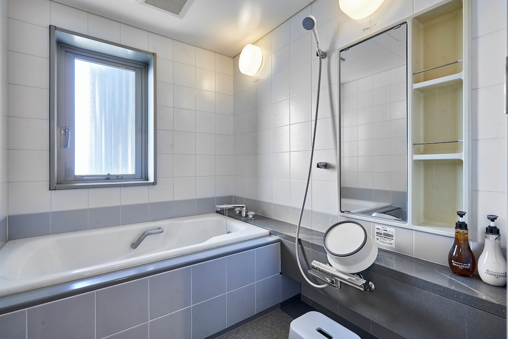 ラグジュアリージュニアスイートツイン 禁煙 バスルーム0 | 司ロイヤルホテル