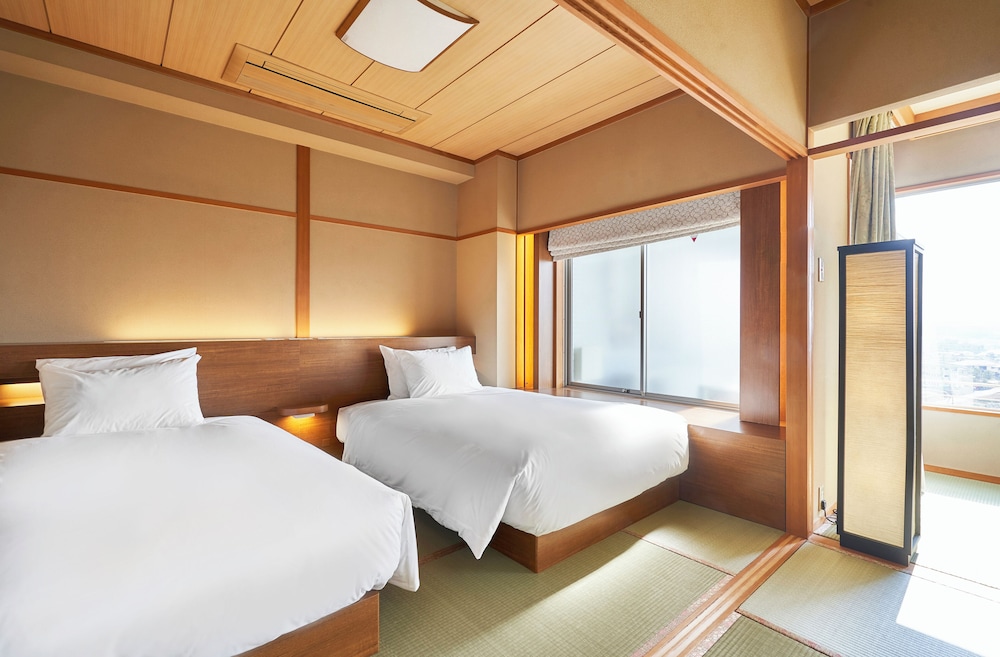 和室ツイン(18畳) 禁煙 客室4 | 司ロイヤルホテル