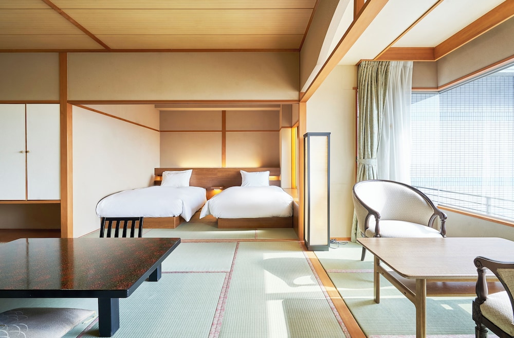 和室ツイン(18畳) 禁煙 客室1 | 司ロイヤルホテル