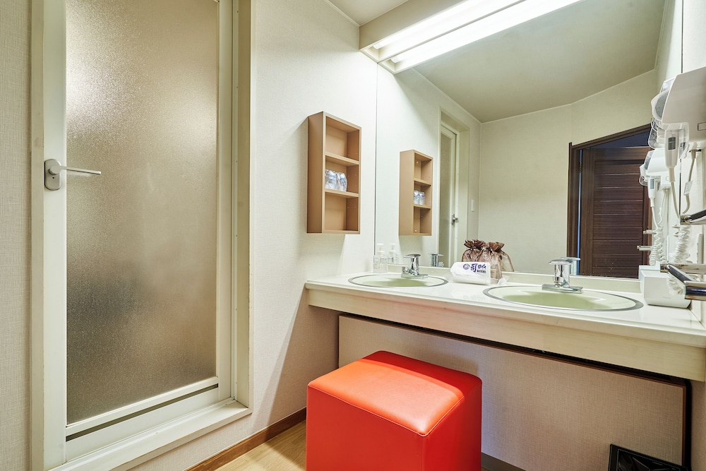 ラグジュアリーデラックスツイン 禁煙 バスルーム0 | 司ロイヤルホテル