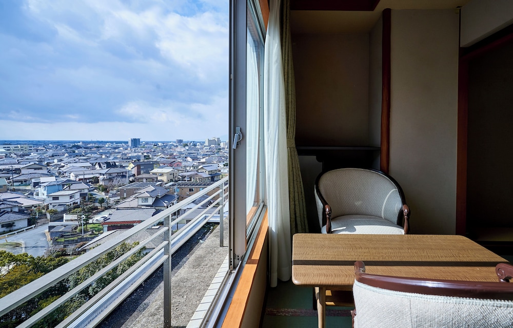 和室ツイン(18畳) 禁煙 客室8 | 司ロイヤルホテル