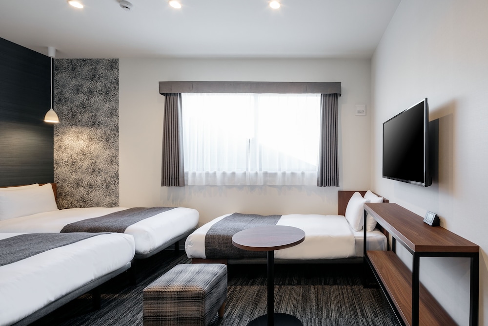 ツインルーム エキストラベッド付 客室2 | エムズホテル 二条城OIKE