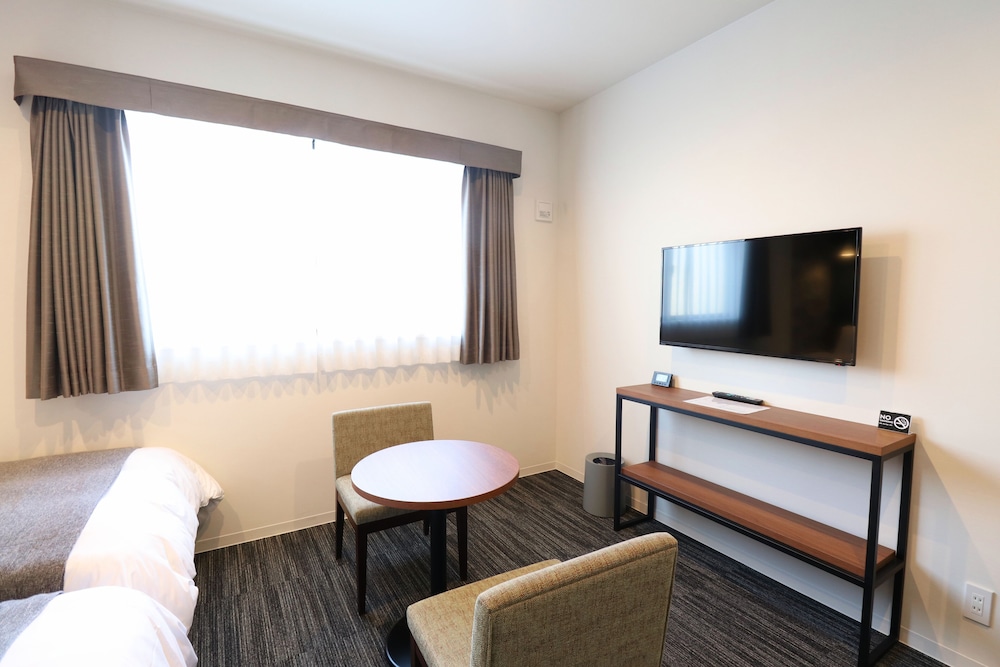 ツインルーム 客室1 | エムズホテル 二条城OIKE