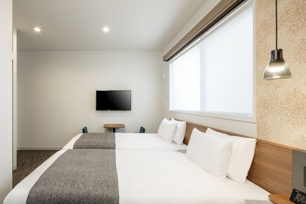 ツインルーム エキストラベッド付 客室1 | エムズホテル 二条城OIKE