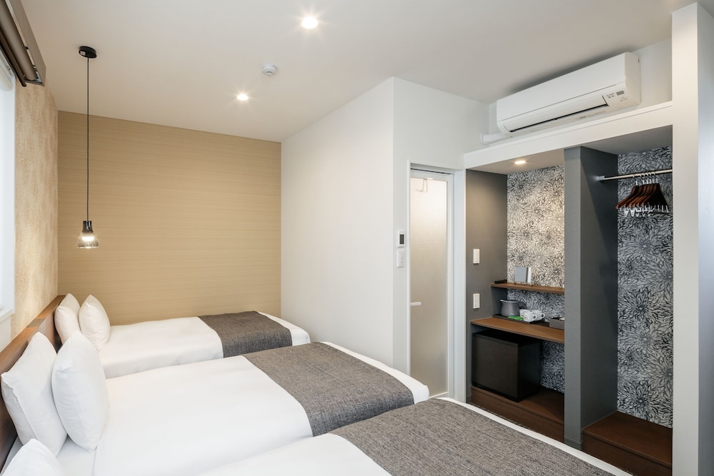 トリプルルーム 客室1 | エムズホテル 二条城OIKE