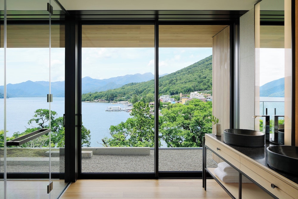 スイート キングベッド 1 台 禁煙 (Balcony) バスルーム0 | ザ・リッツ・カールトン日光