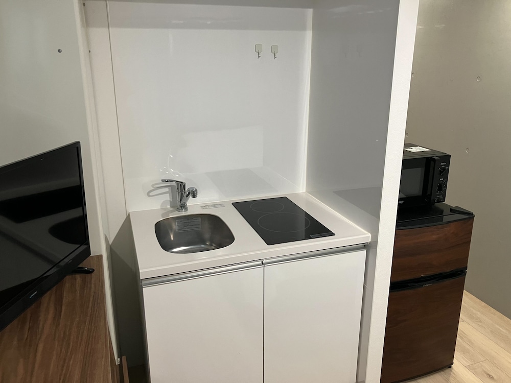 ダブルベットルーム 専用キッチン2 | JR Komagome Apartment 1-1