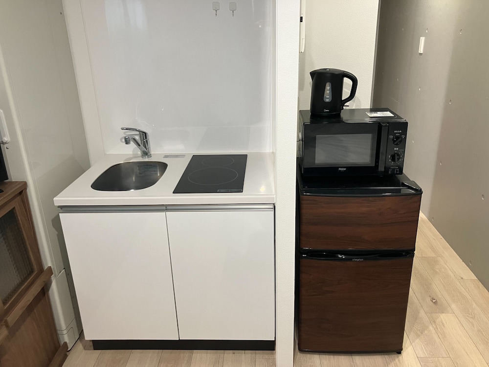 ダブルベットルーム 専用キッチン1 | JR Komagome Apartment 1-1