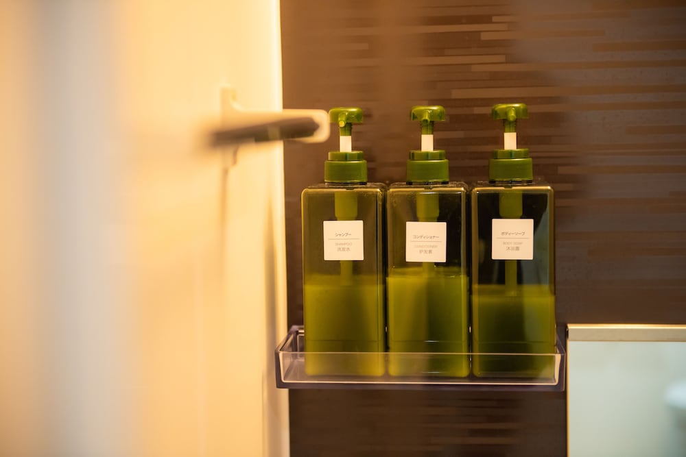 ダブルベットルーム バスルームの設備3 | JR Komagome Apartment 1-3