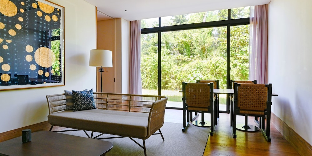 デラックス・スイートルーム | UMITO OKINAWA ONNASON