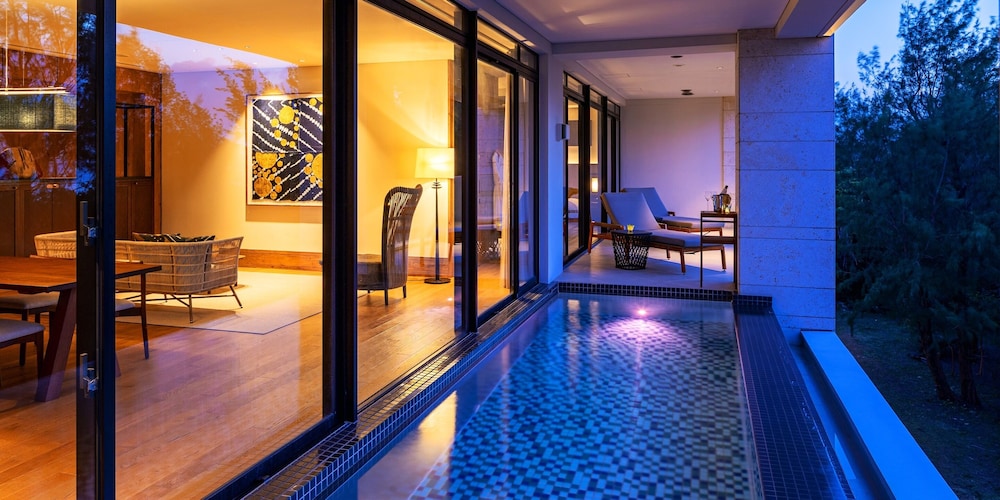 [プライベートプール] エグゼクティブ・スイートルーム ３階/ 2ベッドルーム 客室2 | UMITO OKINAWA ONNASON