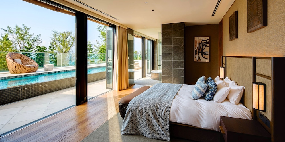 【プライベートプール】 マスターズメゾネット・スイートルーム / 3ベッドルーム 部屋からの景観0 | UMITO OKINAWA ONNASON