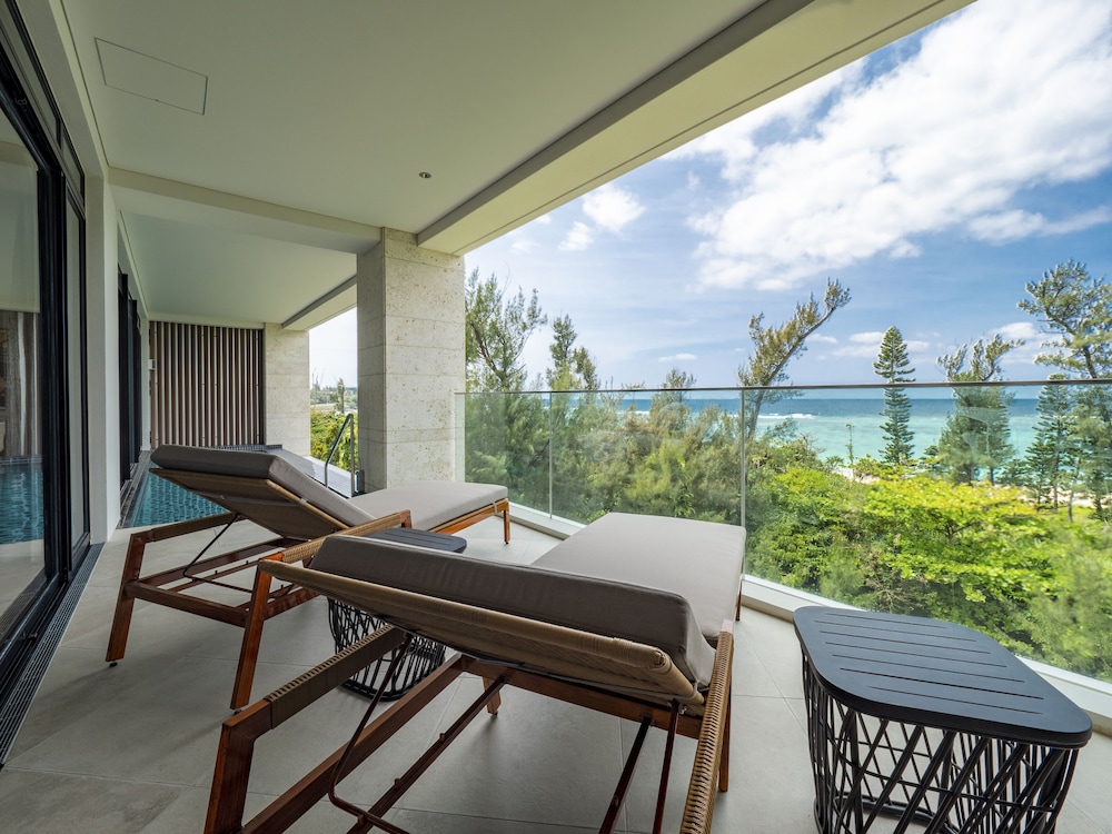 [プライベートプール] エグゼクティブ・スイートルーム２階 / ツインベッド バルコニーからの眺望0 | UMITO OKINAWA ONNASON