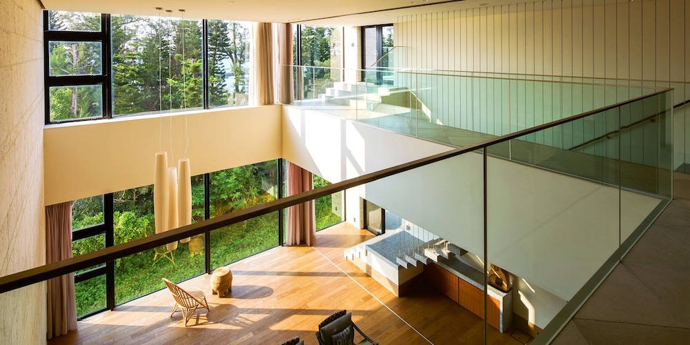 【プライベートプール】 マスターズメゾネット・スイートルーム / 3ベッドルーム 客室6 | UMITO OKINAWA ONNASON