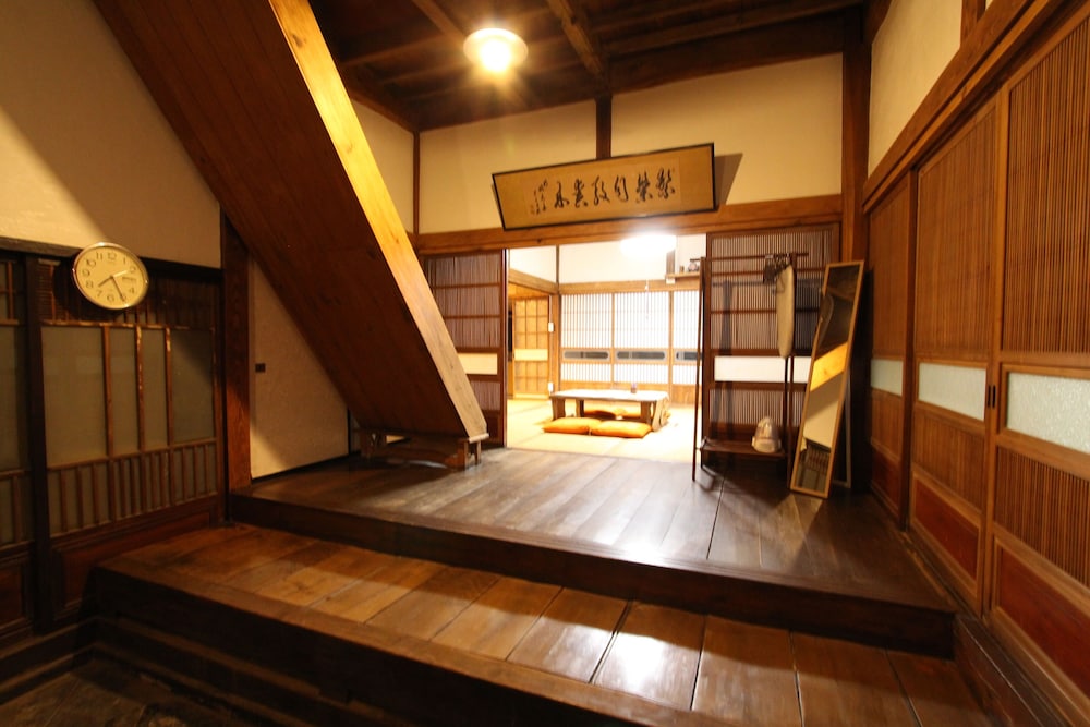 内部エントランス1 | FUJI SAKURA HOUSE