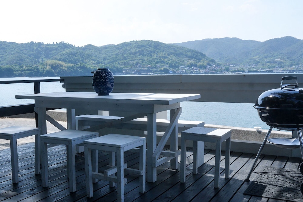 オーシャンフロント ルーム ウォーター ビュー0 | レンタルコテージ Y51 by the sea