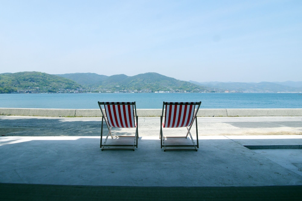 オーシャンフロント ルーム ウォーター ビュー1 | レンタルコテージ Y51 by the sea