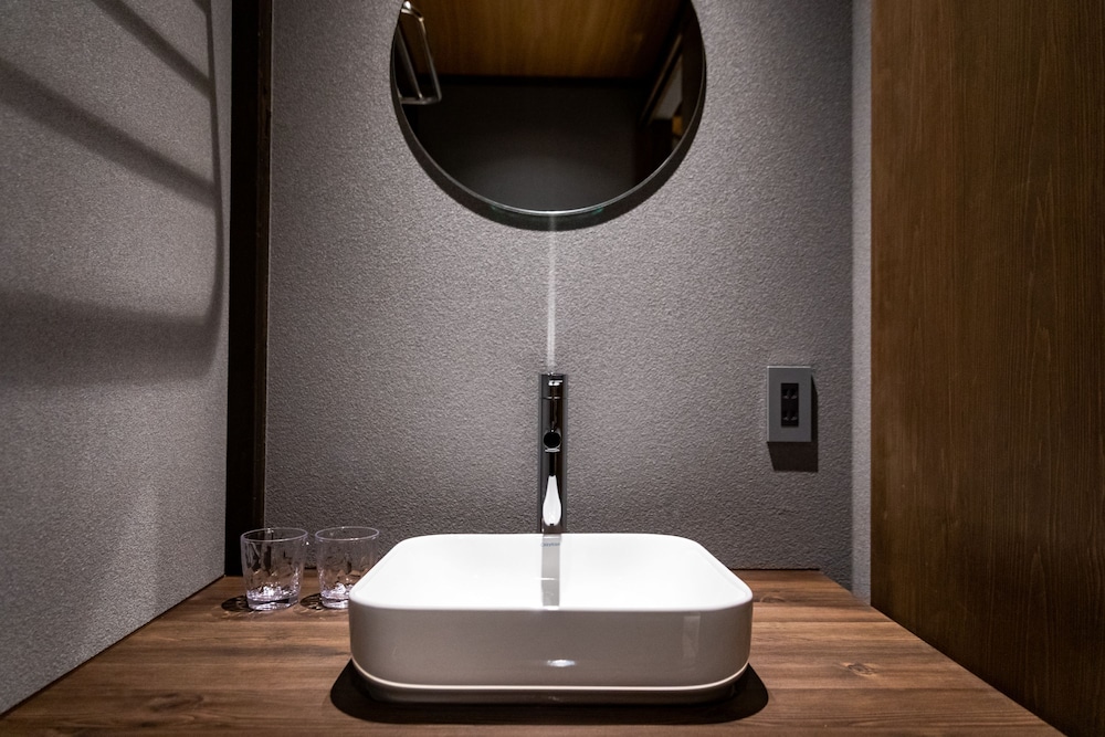 THE MACHIYA ルーム (和室) バスルームのシンク0 | ザ町家エビスヤ