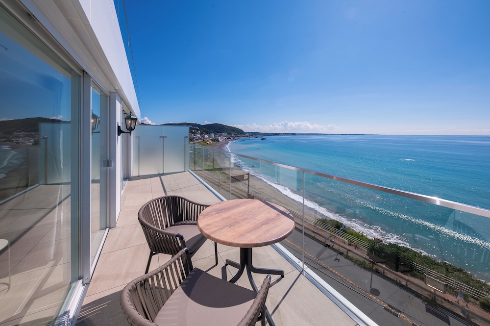 デラックスバルコニースイート 禁煙 (朝食 + フレンチディナー [17:00~17:30] 付き) テラス / パティオ0 | 葉山ホテル音羽ノ森