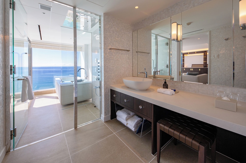 デラックススイート 禁煙 (朝食 + フレンチディナー [17:00~17:30] 付き) バスルーム1 | 葉山ホテル音羽ノ森