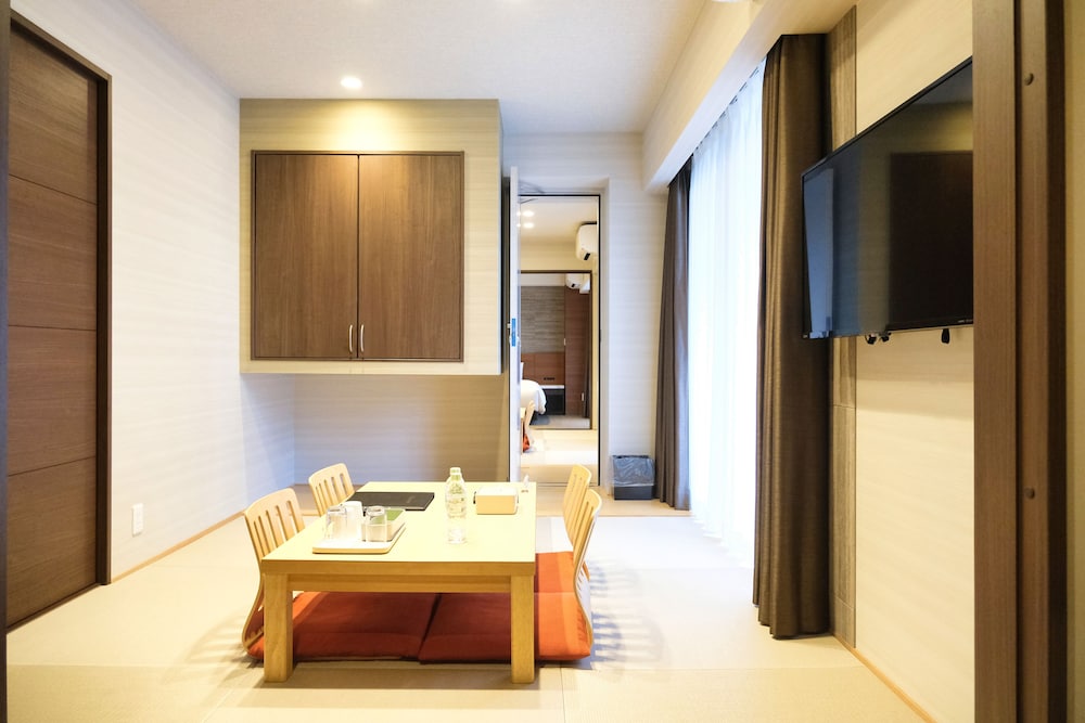 和洋室ファミリー コネクティングルーム(69sqm) | ラクスケアホテル