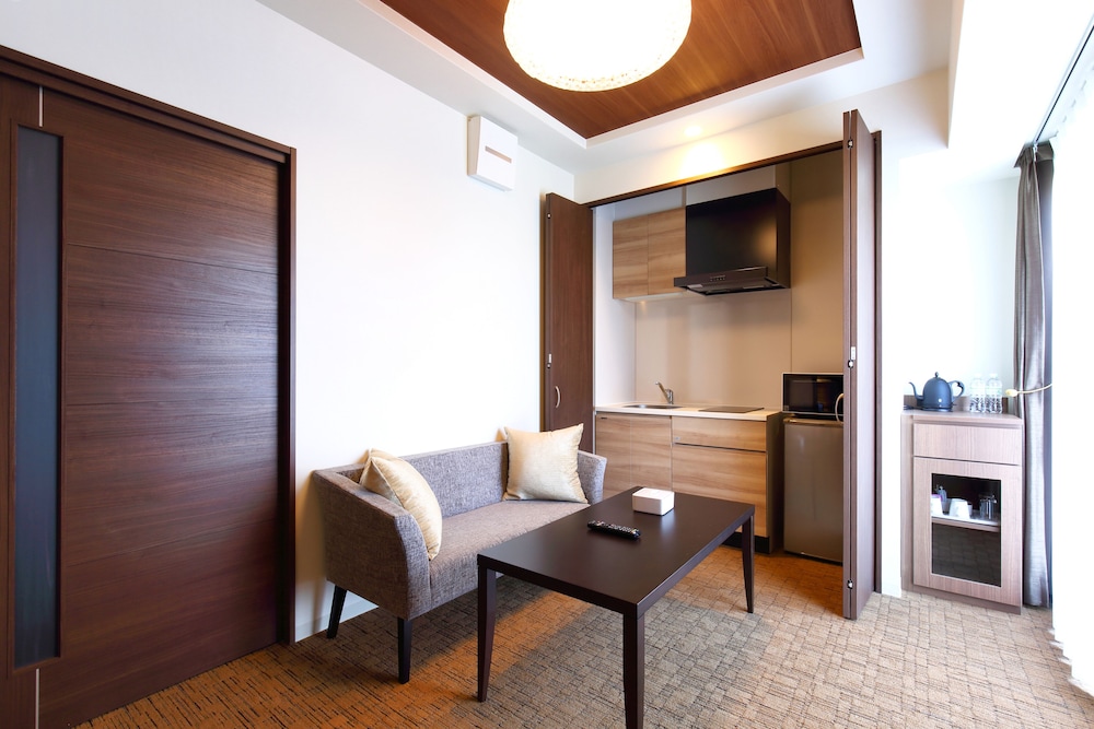 デラックス ツインルーム (38sqm) 専用キッチン0 | ラクスケアホテル