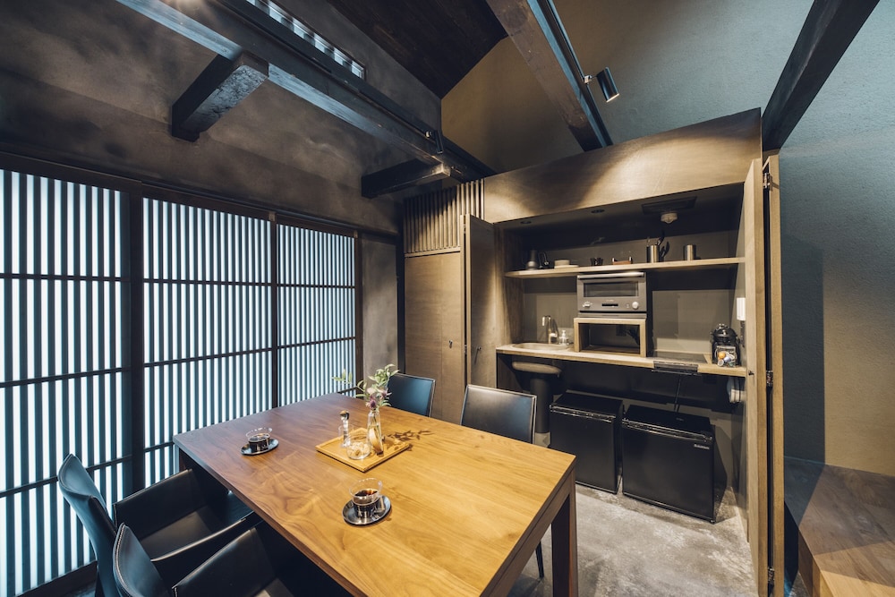 一棟貸し リビングルーム0 | メグル家 烏丸五条