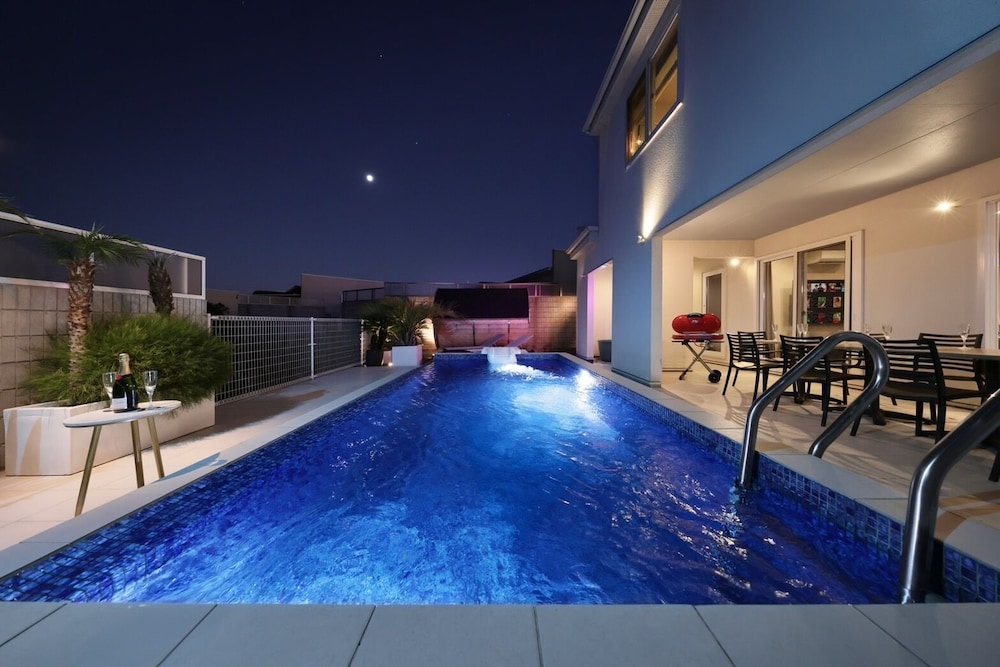 Room M-Marvelous VIP Suite Pool & Spa- 客室5 | クリスタルヴィラ白浜