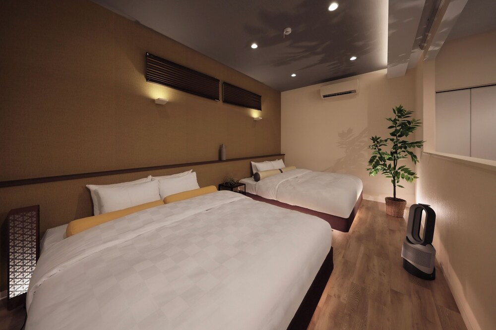 G棟-Oriental Crystal Suite Spa- 客室内のダイニングエリア0 | クリスタルヴィラ白浜