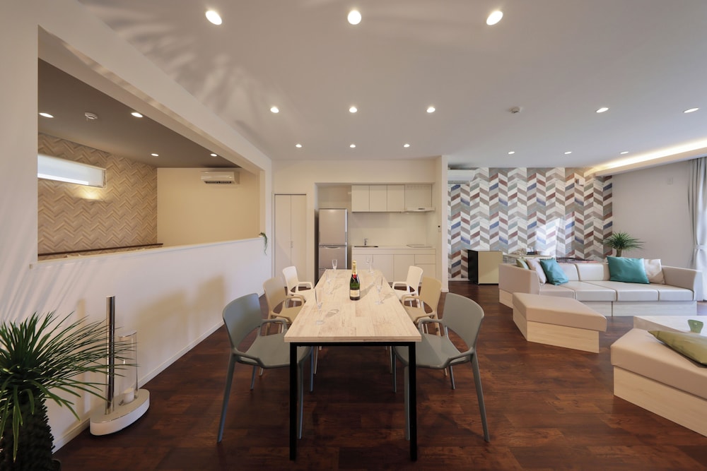 E棟-Premium Crystal Suite Spa- リビング エリア0 | クリスタルヴィラ白浜