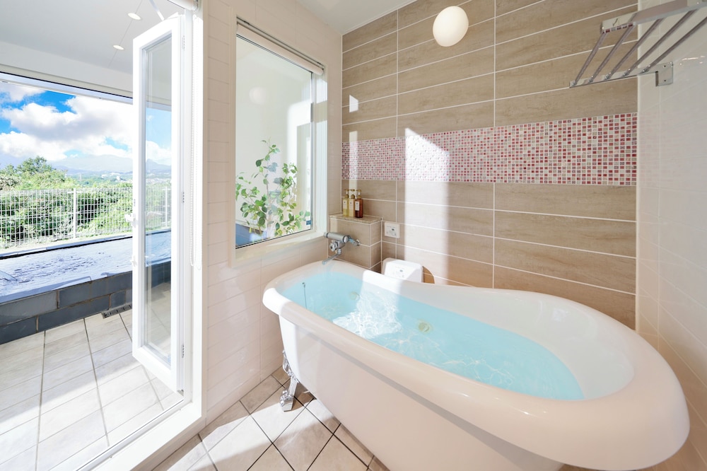 E棟-Premium Crystal Suite Spa- バスルーム0 | クリスタルヴィラ白浜