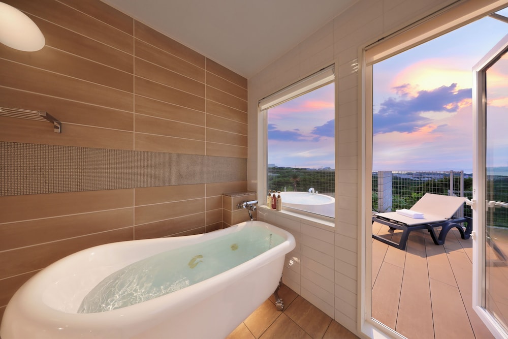 A棟-Presidential V.I.P Suite Pool＆Spa- バスルーム1 | クリスタルヴィラ白浜