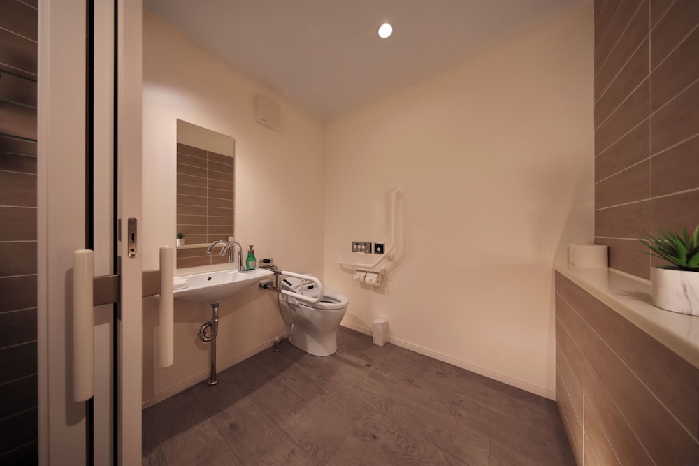 D棟-Royal Crystal Suite Spa with Dogs- 客室2 | クリスタルヴィラ白浜