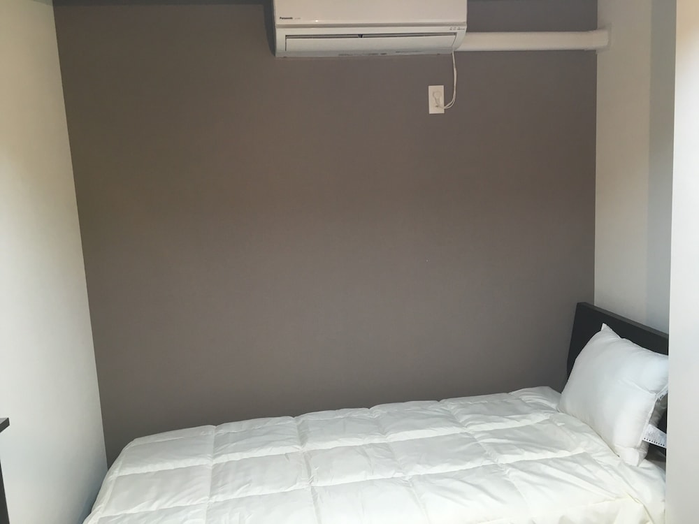 スタンダード ツインルーム 共用バスルーム 2F 客室1 | タイムズイン蒲田