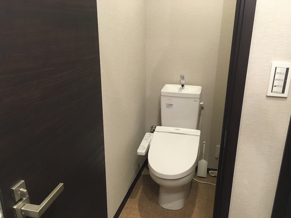 エコノミー ダブルルーム 共用バスルーム 2F バスルーム1 | タイムズイン蒲田