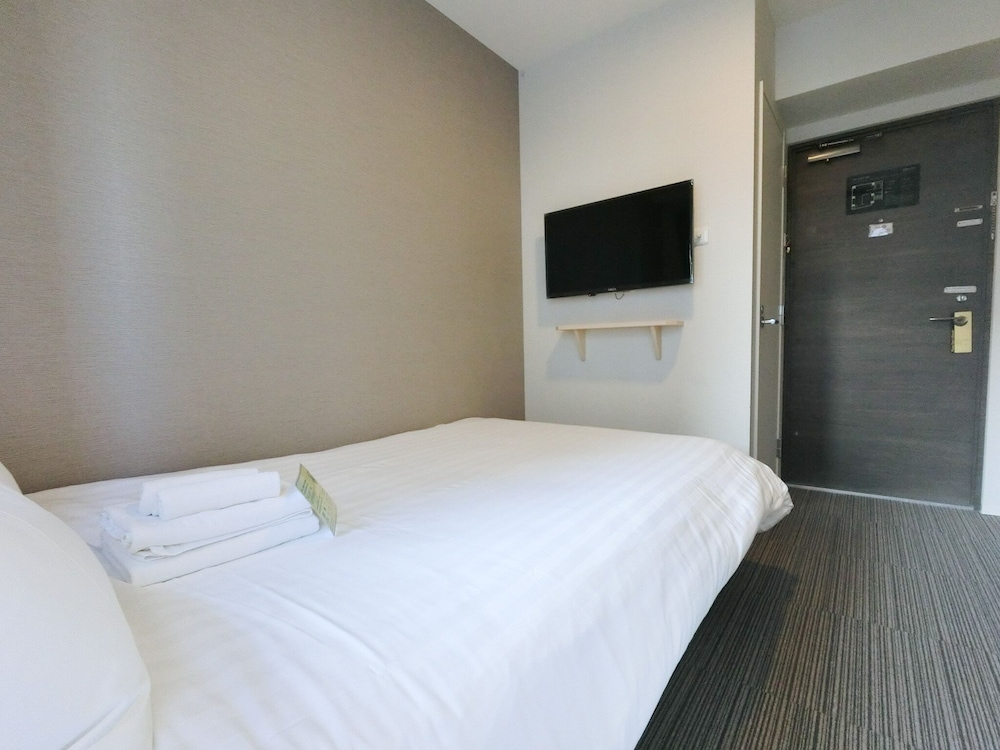 エコノミー ダブルルーム 禁煙 (セミダブルベッド1台) 客室2 | THE LIGHT INN