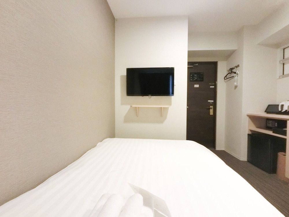 エコノミー ダブルルーム 禁煙 (セミダブルベッド1台) | THE LIGHT INN