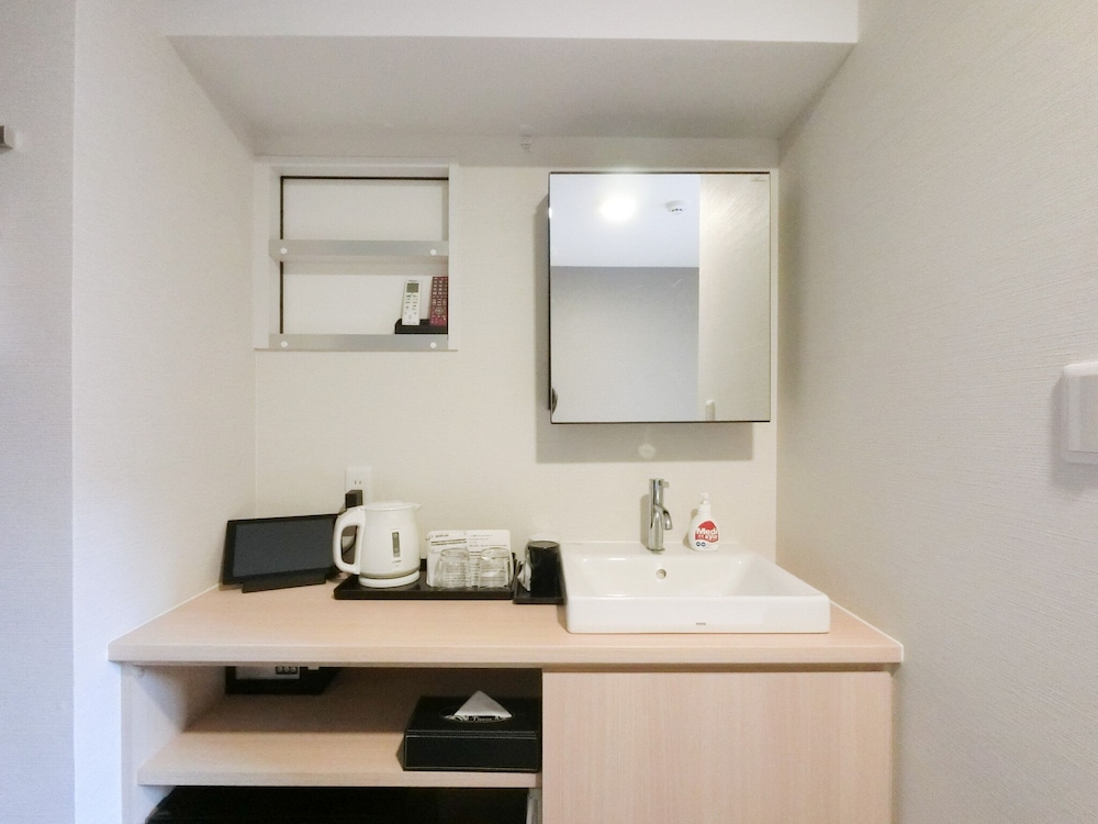 エコノミー ダブルルーム 禁煙 (セミダブルベッド1台) 客室1 | THE LIGHT INN