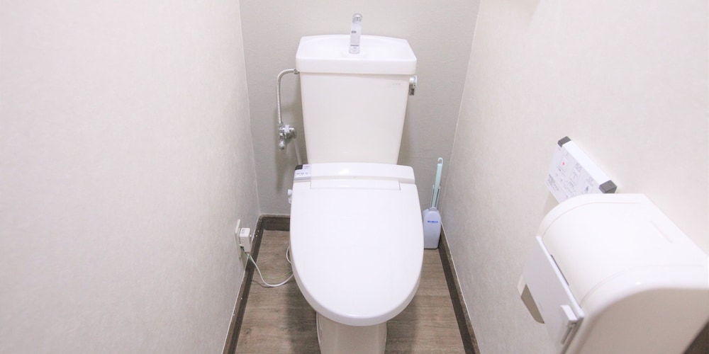 アパートメント (B) バスルーム1 | スプリングスヴィレッジ箱根 グランピングリゾート