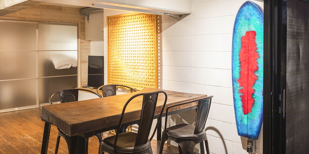 アパートメント (A) 客室内のダイニングエリア0 | スプリングスヴィレッジ箱根 グランピングリゾート