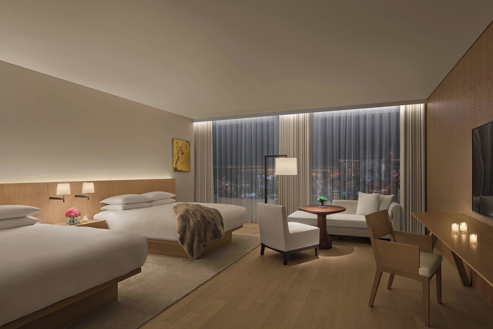 プレミア ルーム クイーンベッド 2 台 シティビュー | 東京エディション虎ノ門