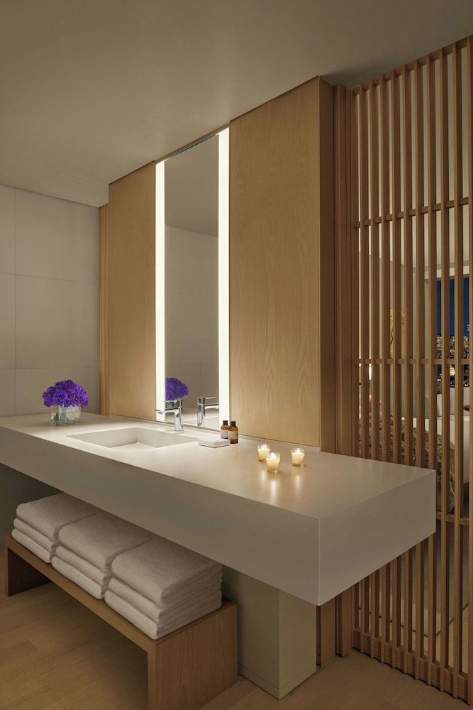 ルーム キングベッド 1 台 シティビュー バスルーム1 | 東京エディション虎ノ門